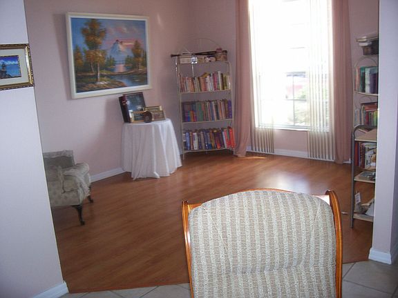 3rd image of 385 Kassik Cir
