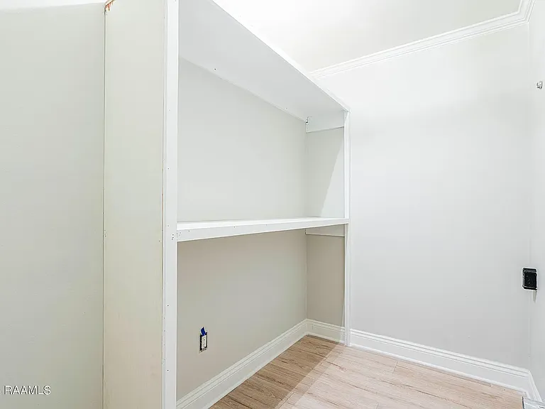 101 Van Dyke Ct — Photo 28