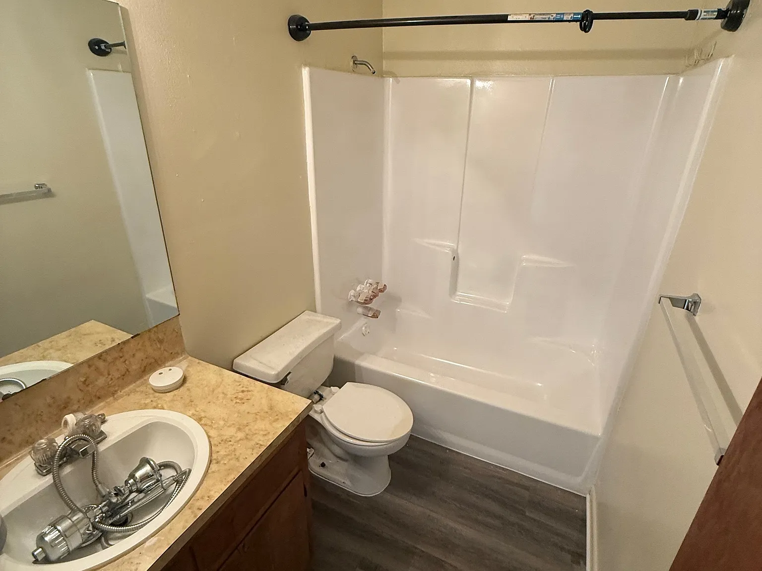 208 Veterans Ave — Photo 3