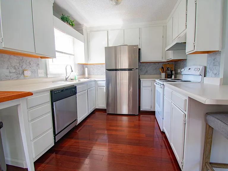 20 N Hillside Dr — Photo 8