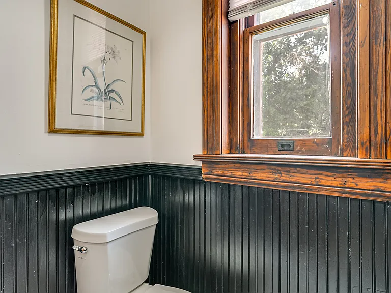 1/2 half bath downstairs
