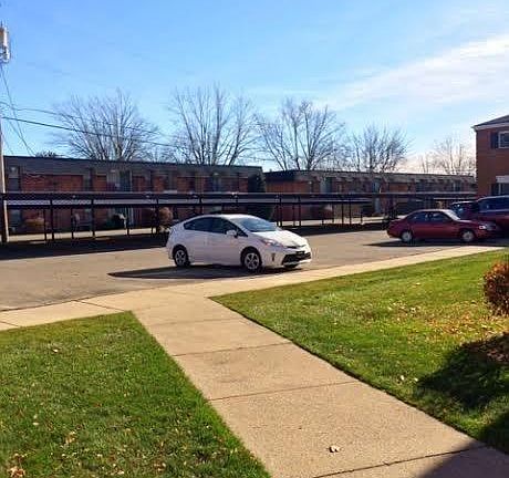 3rd image of 2405 Torquay Ave APT 109