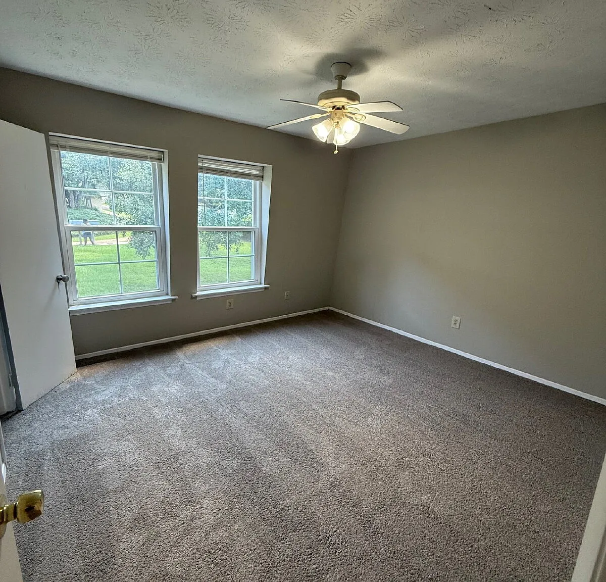 1 bed, 1.0 bath, 710 sqft, $950 — Photo 3