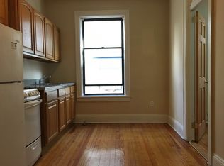 3137 34th St #2B, Astoria, NY 11106
