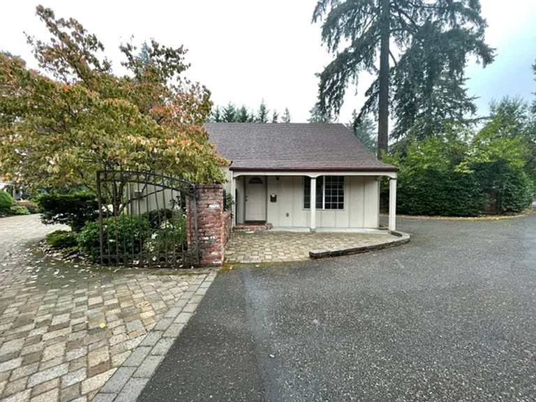 12242 SW Breyman Ave — Photo 2
