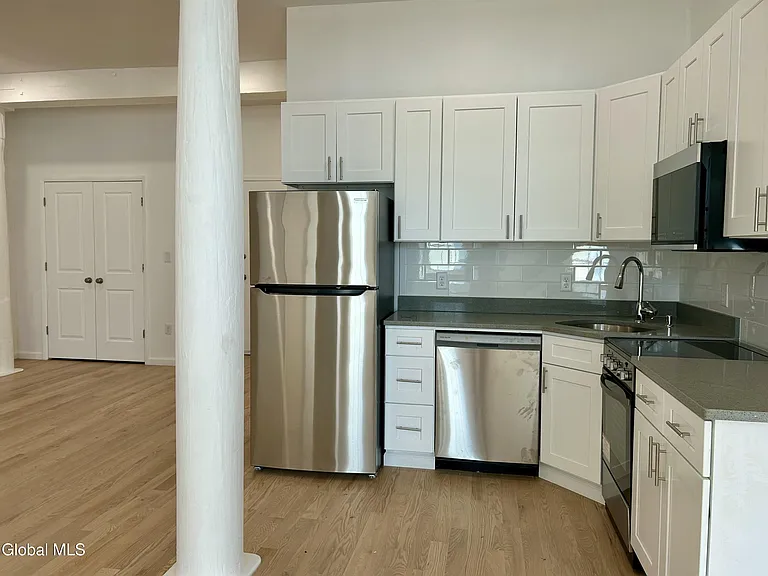 155 River St #2C — Photo 7
