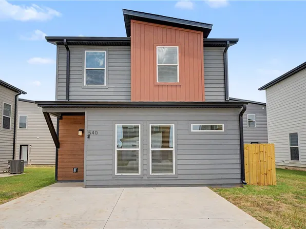 540 Solar St, Bentonville, AR 72713