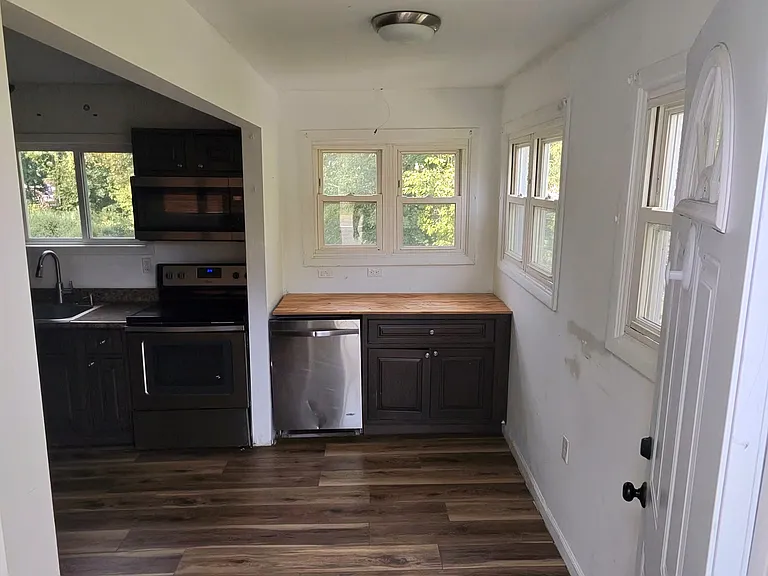 1883 Route 300 — Photo 4