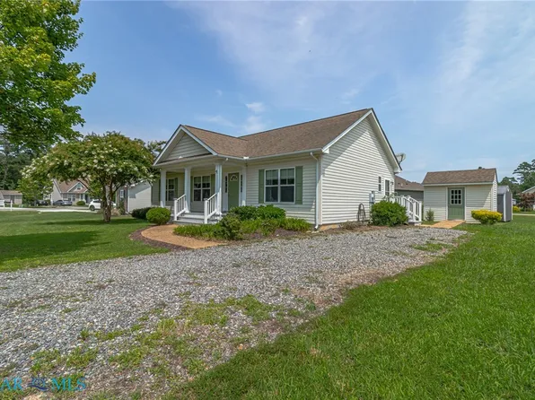 48 Our Way Dr, Kilmarnock, VA 22482