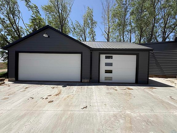 3rd image of 2594 Eagle Ave