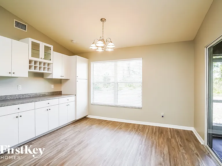 2023 Grayson Ave — Photo 6