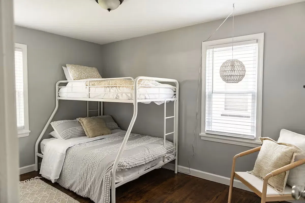 3 bed, 1264 sqft, $1,950 — Photo 3