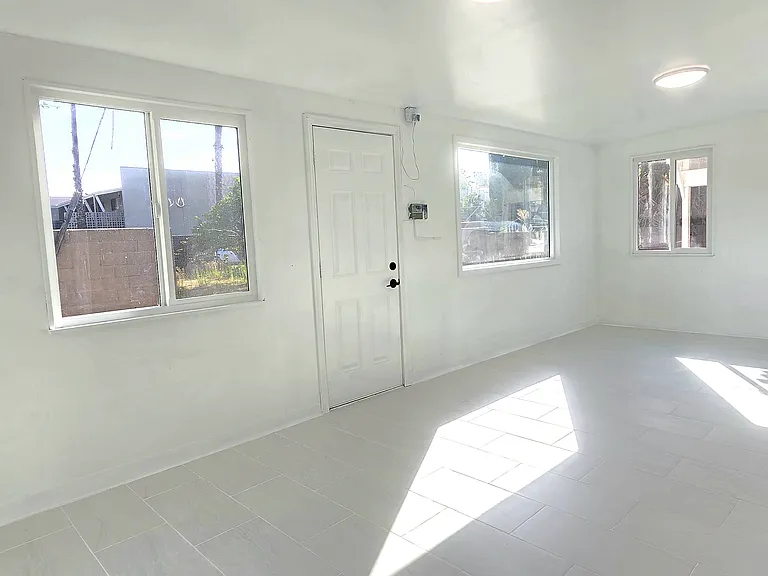 329 Orange St — Photo 22