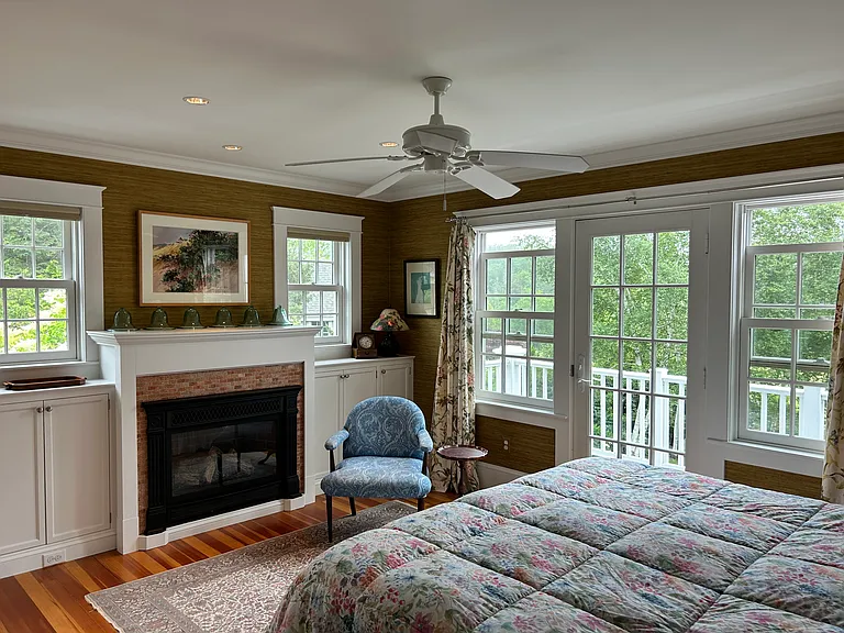 142 Russell Ave — Photo 24