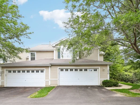 1436 W Remington Ln, Round Lake, IL 60073