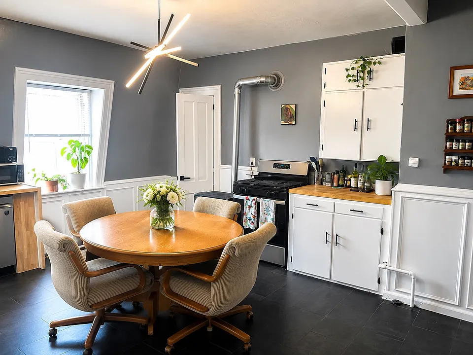 101 Fairview St #2