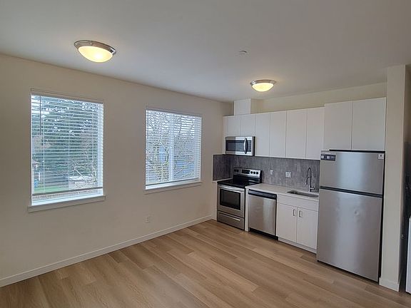 4th image of 5855 SE 72nd Ave #207