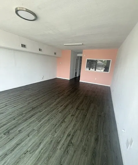 1118 Morgan Ave — Photo 3