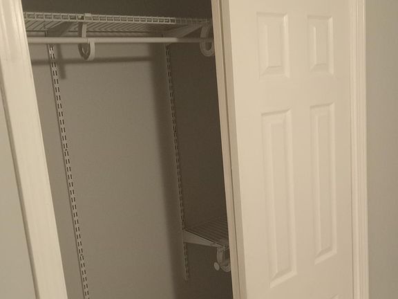 Middle bedroom