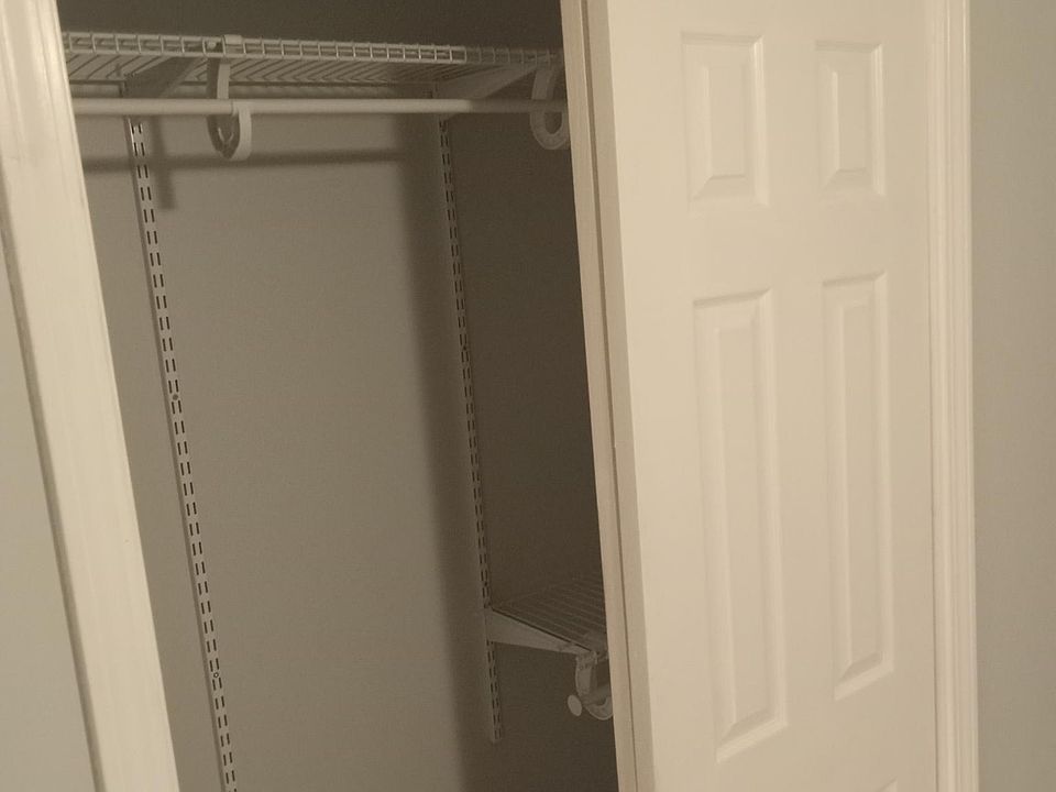 Middle bedroom