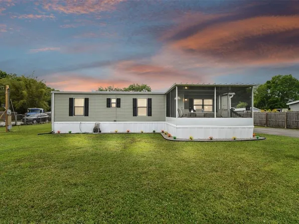 6419 Woodsman Dr, Zephyrhills, FL 33544