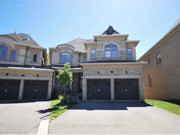 2366 Chateau Cmn, Oakville, ON L6M 0S1