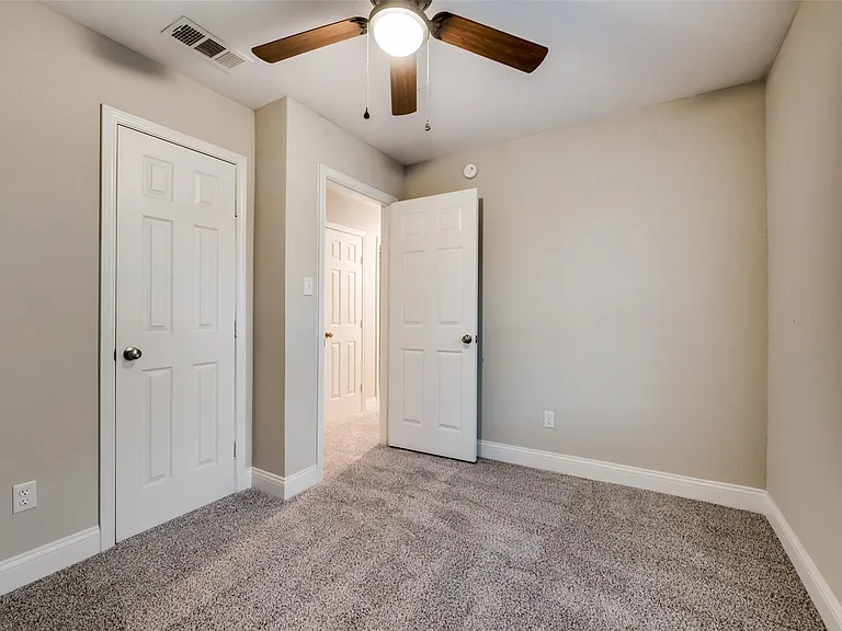 2436 Dancy Dr N — Photo 10