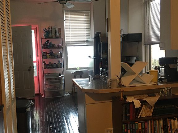 4th image of 801 N Hermitage Ave
