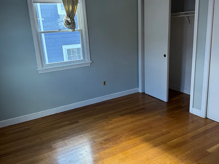 90-92 Sylvia St #2 — Photo 13