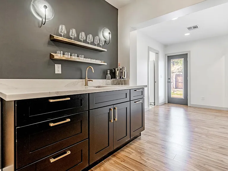 7018 N 13th St — Photo 36