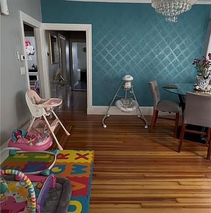 5th image of 75 Sumter St