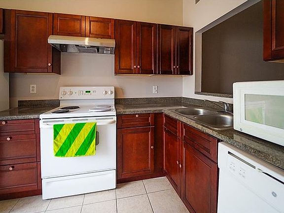 5th image of 91 Silver Park Cir