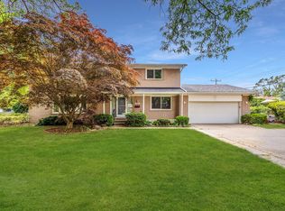 16921 Whitby St, Livonia, MI 48154