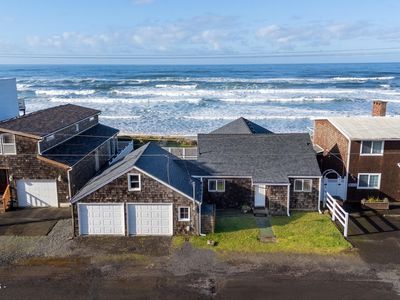 633 N Pacific St, Rockaway Beach, OR, 97136