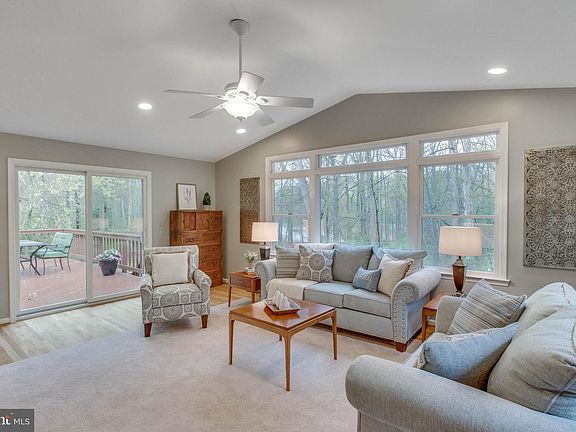 2nd image of 5334 Gainsborough Dr