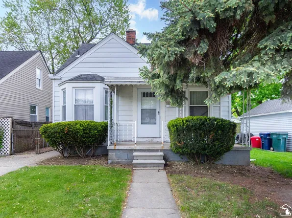 2169 Cicotte Ave, Lincoln Park, MI 48146