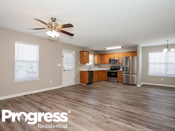 3rd image of 2324 Saluda Dr