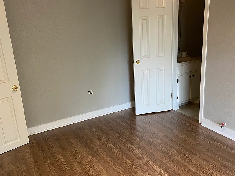 3201 Avenue F #2 — Photo 4