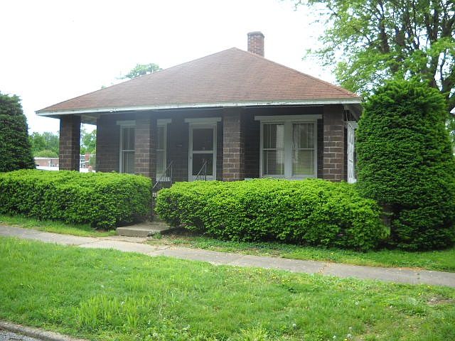 1st image of 304 Elm St