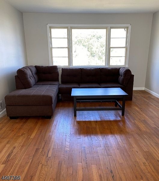 2nd image of 18 Hamilton Ct