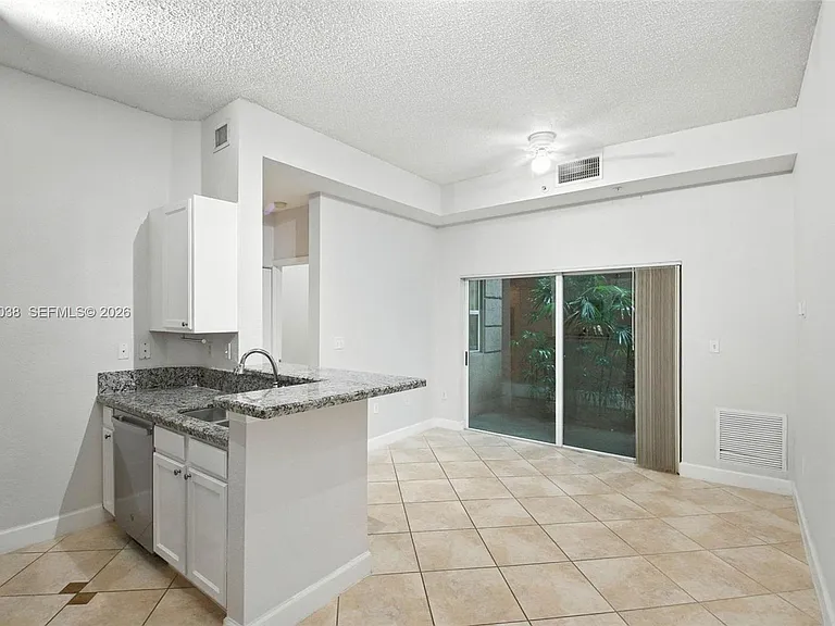6001 SW 70th St #108 — Photo 5