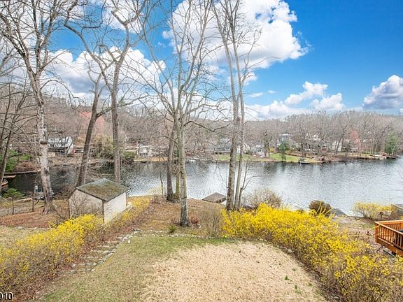 3rd image of 237 Skyline Lake Dr