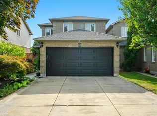 88 Grindstone Way, Hamilton, ON L9H 7B5