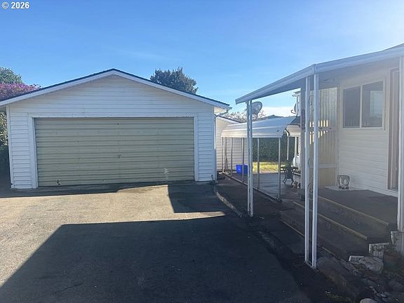 2nd image of 15936 Bayview Dr