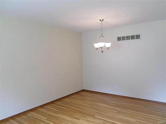 3rd image of 2611 Chanute Dr