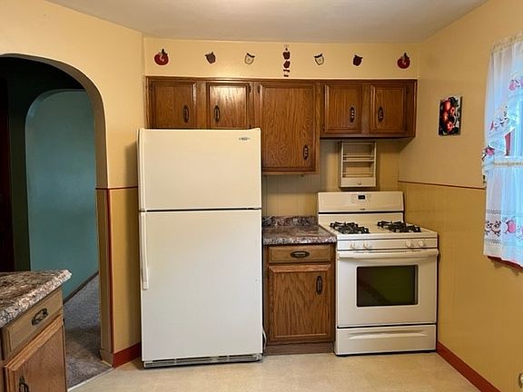 2nd image of 4145 Essex Ave