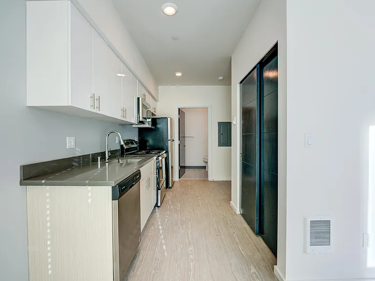 Viola Apartments — Photo 53