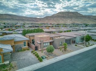 9987 Amethyst Hills St, Spring Valley, NV 89148