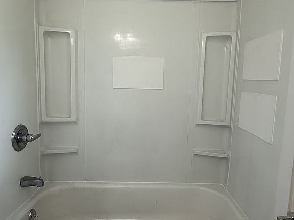 5th image of 115 Longfellow Blvd