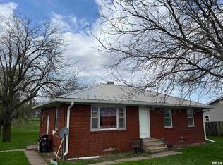 207 N Main St, Reynolds, IL 61279